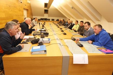 Seja odbora KS Rakek predstavitev trase obvoznice 10 Foto Ljubo Vukelič